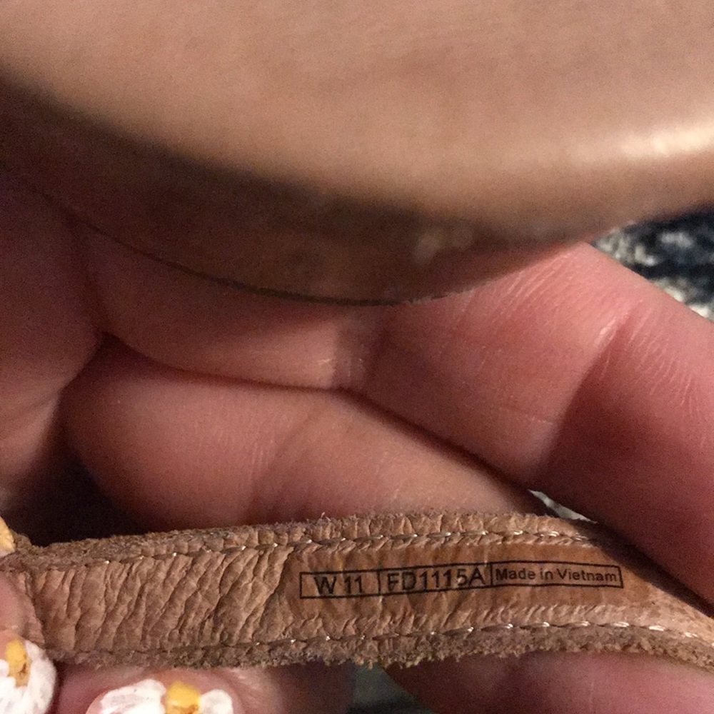 UGGS Lira Mar Wedges Strappy Sandals. - Picture 7 of 7